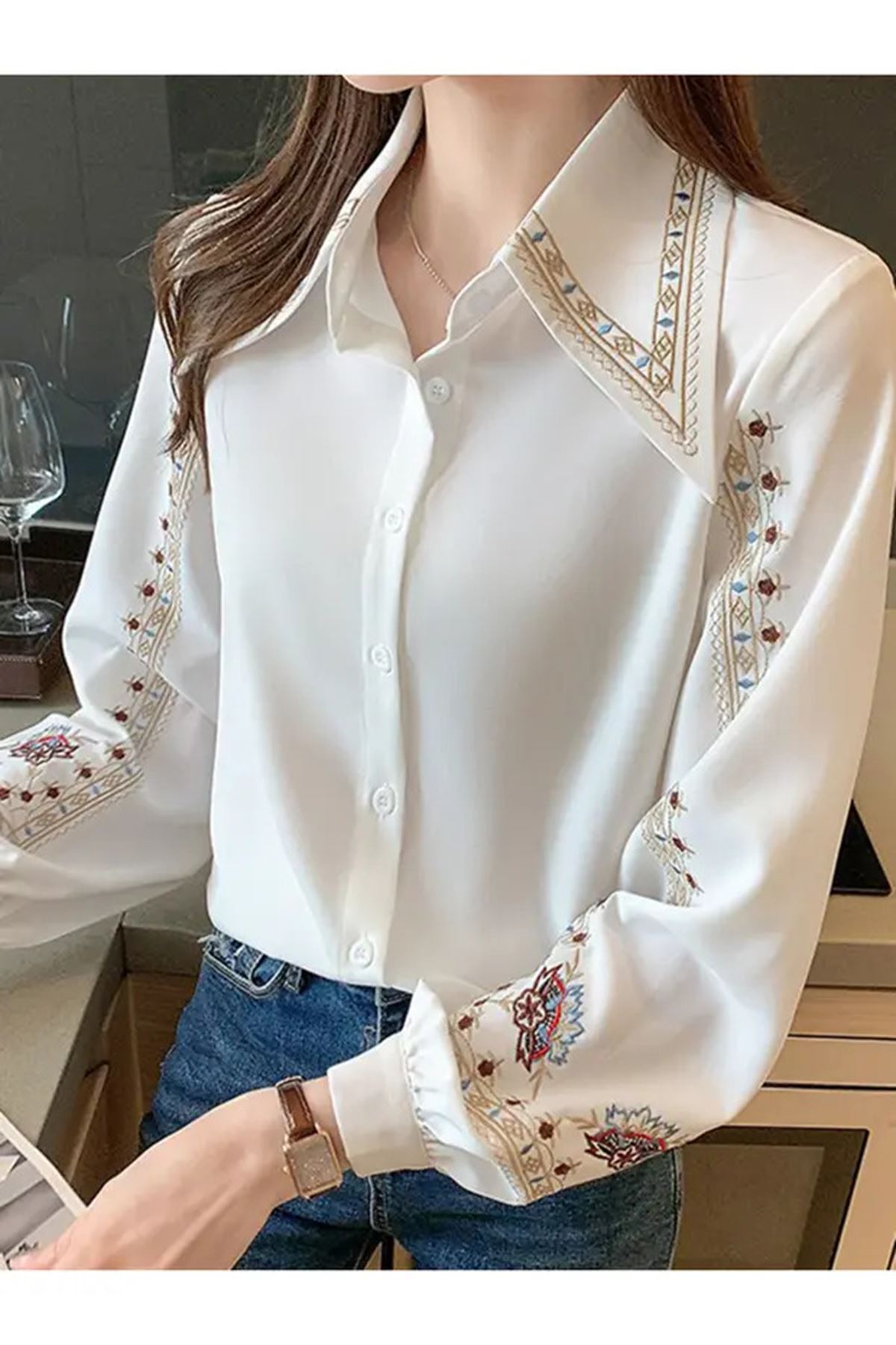  Yaka ve Kol Nakışlı Oversize Gömlek 
