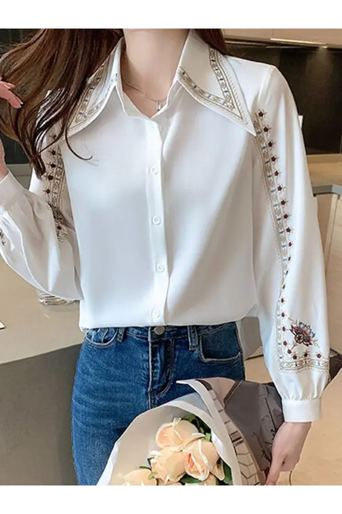  Yaka ve Kol Nakışlı Oversize Gömlek 
